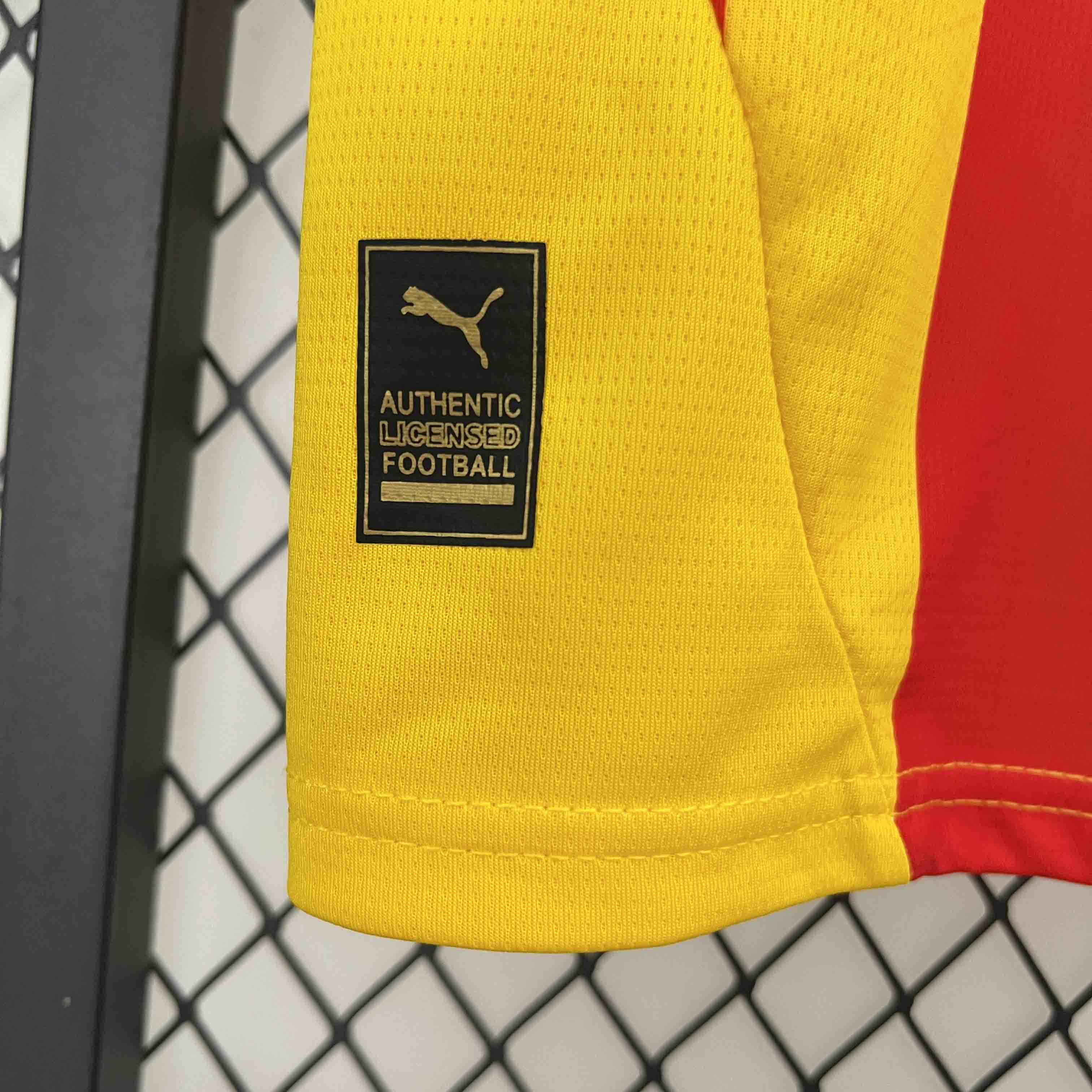 Lens maillot domicile 2024/25