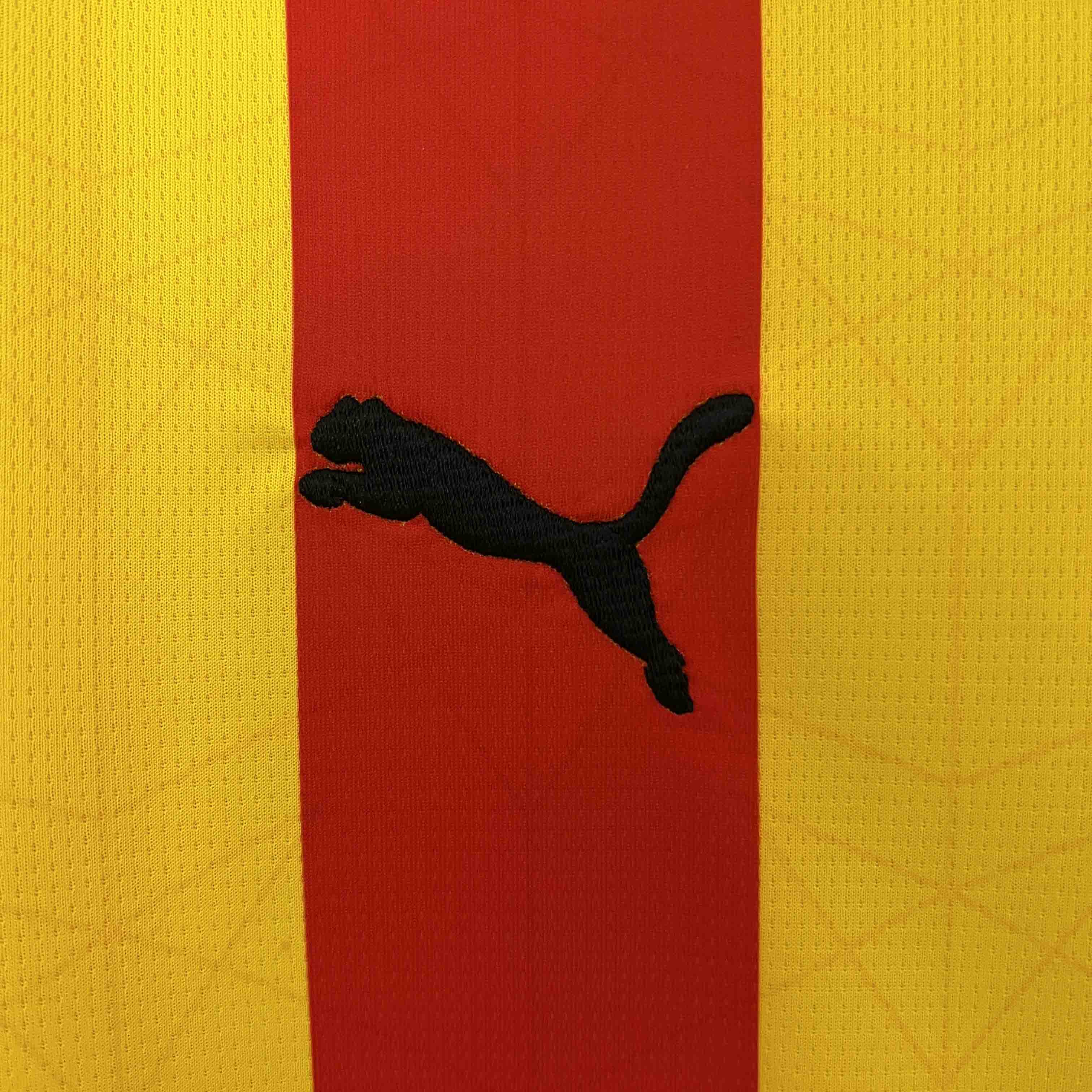 Lens maillot domicile 2024/25
